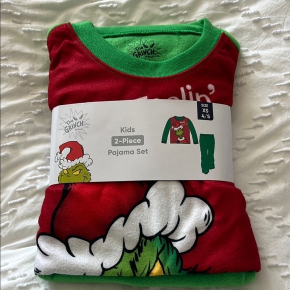 Dr. Seuss Green Pajama Set for Relaxing Evenings - Picture 1 of 4